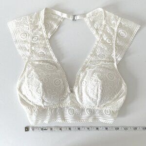 GILLY HICKS Cap Sleeve Lace Bralette